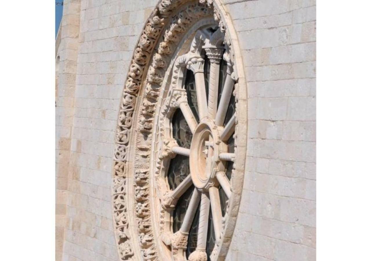 Mansarda Romantica "Il Nido Delle Rondini" Conversano Exterior foto